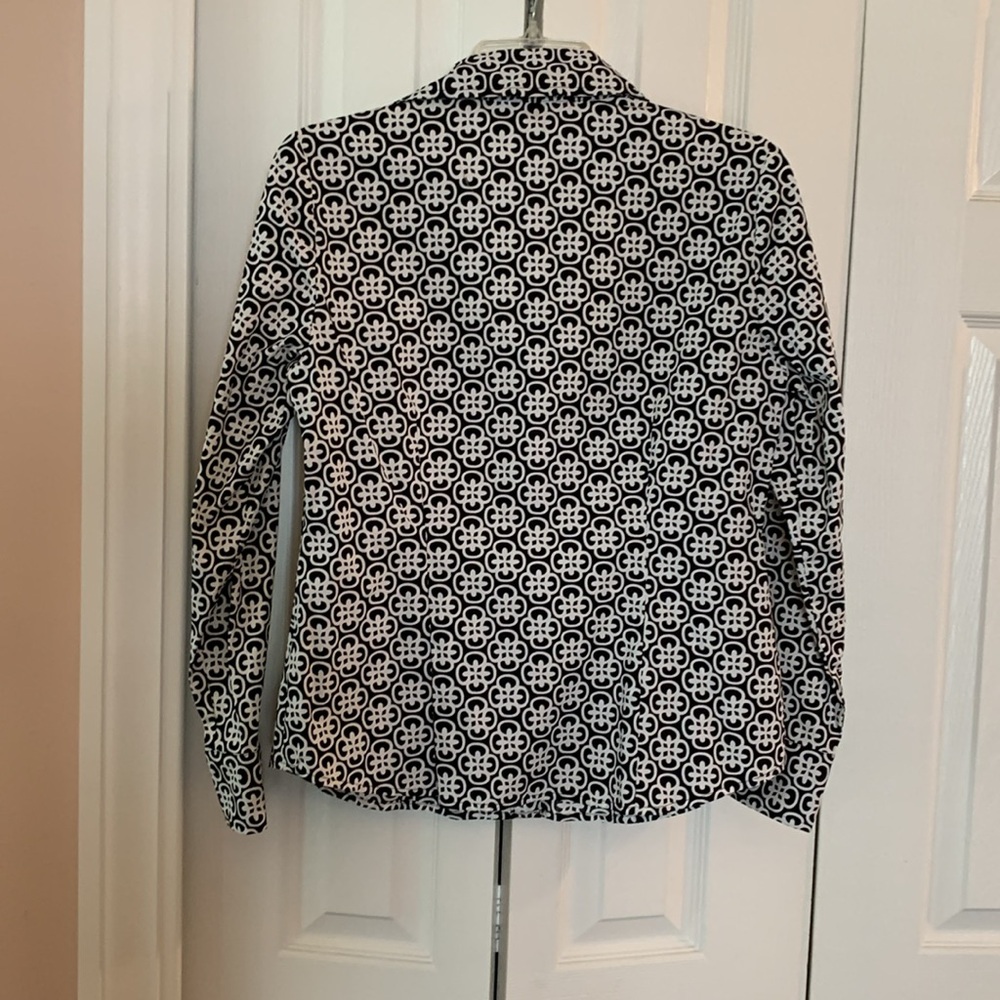 Ann Taylor Black and White Patterned Button Down Top NWT - Picture 3 of 11